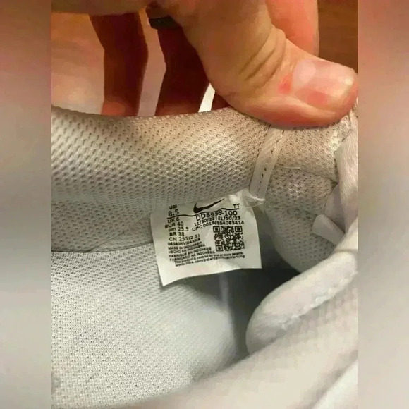 Nike Air Force 1 '07 size 8.5 - Picture 12 of 14